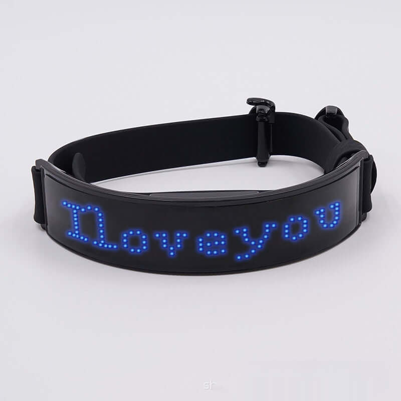 LED Halsband Display mit leuchtendem Text "I love you" in blauen LEDs für Hunde.