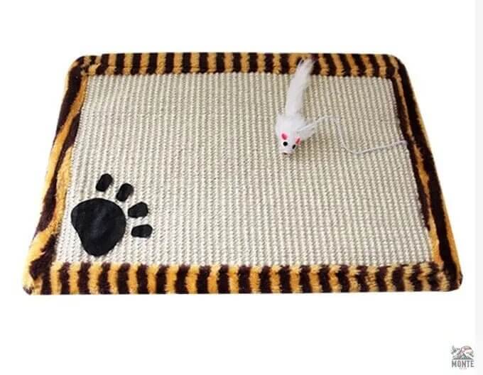 PfotenSpaß – Katzen-Kratzmatte mit Spielmaus | MONTE PETS